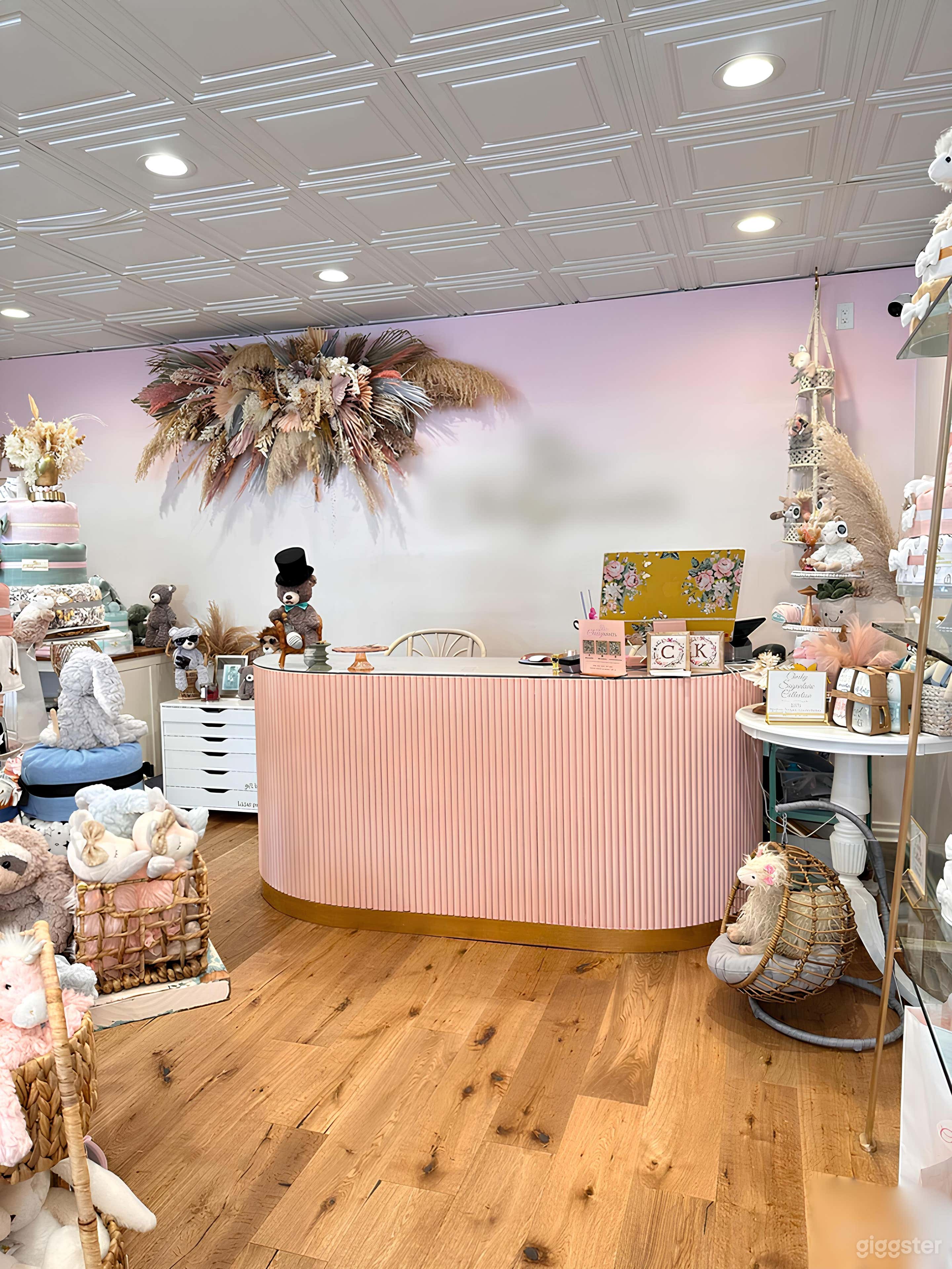 Boho-Chic and Stylish Retail Space Photo 4