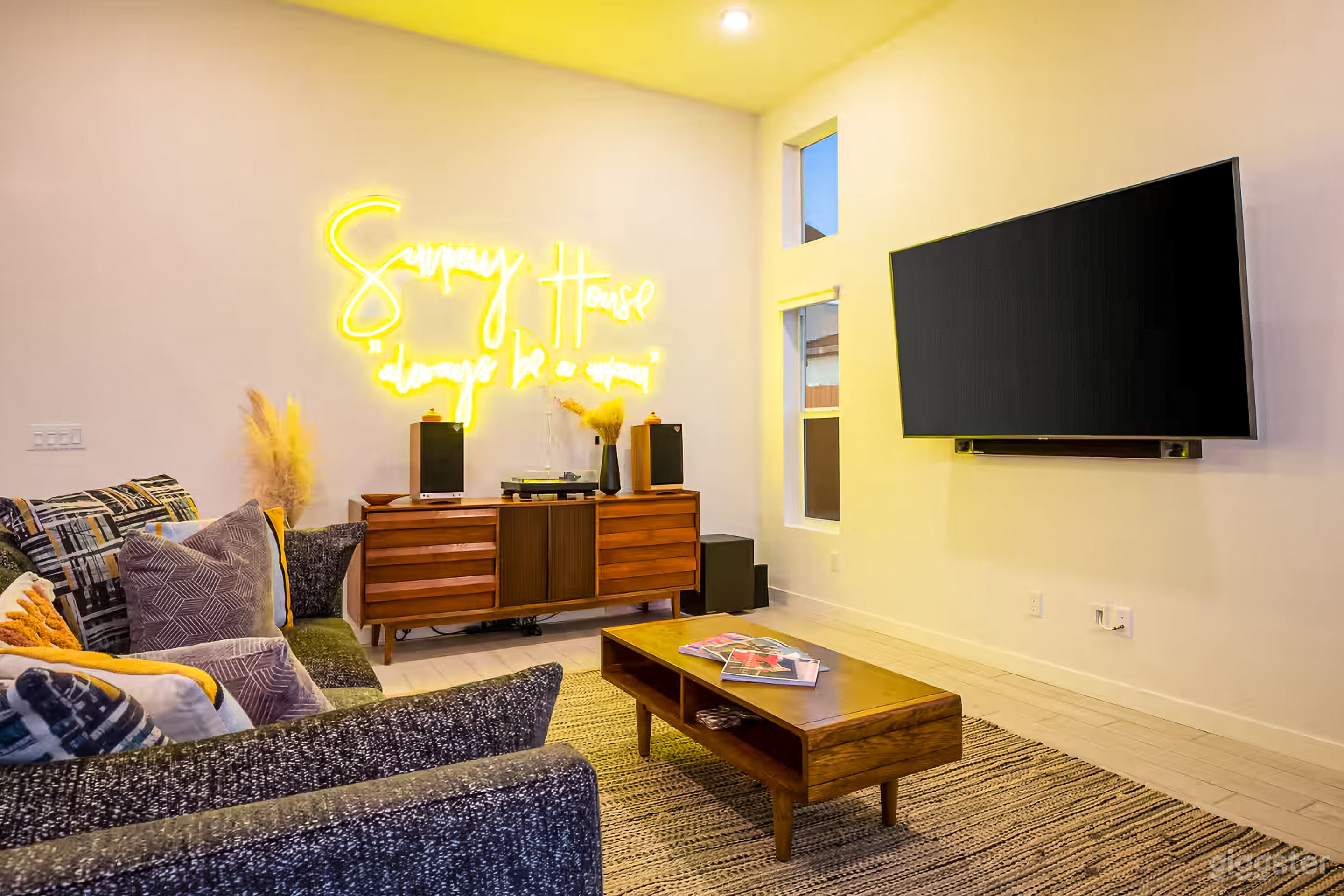 Contemporary Residence with Character Photo 3