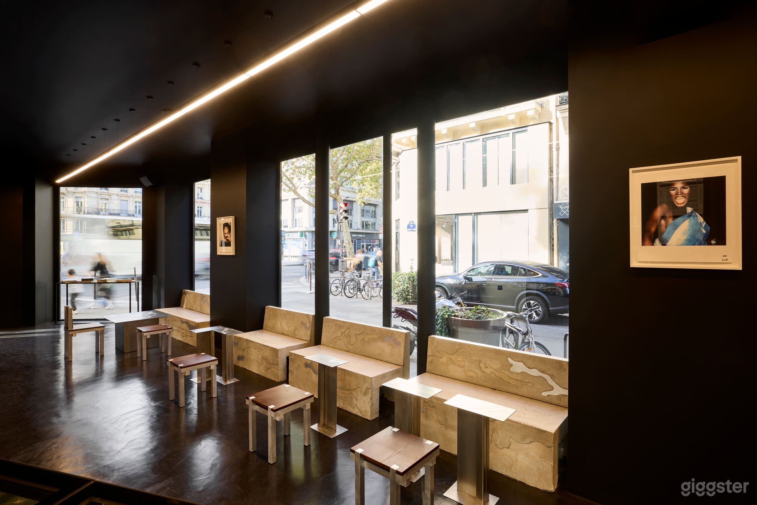Photo de Lieu hybride : café, bar et studio Pilates dans le Marais 3