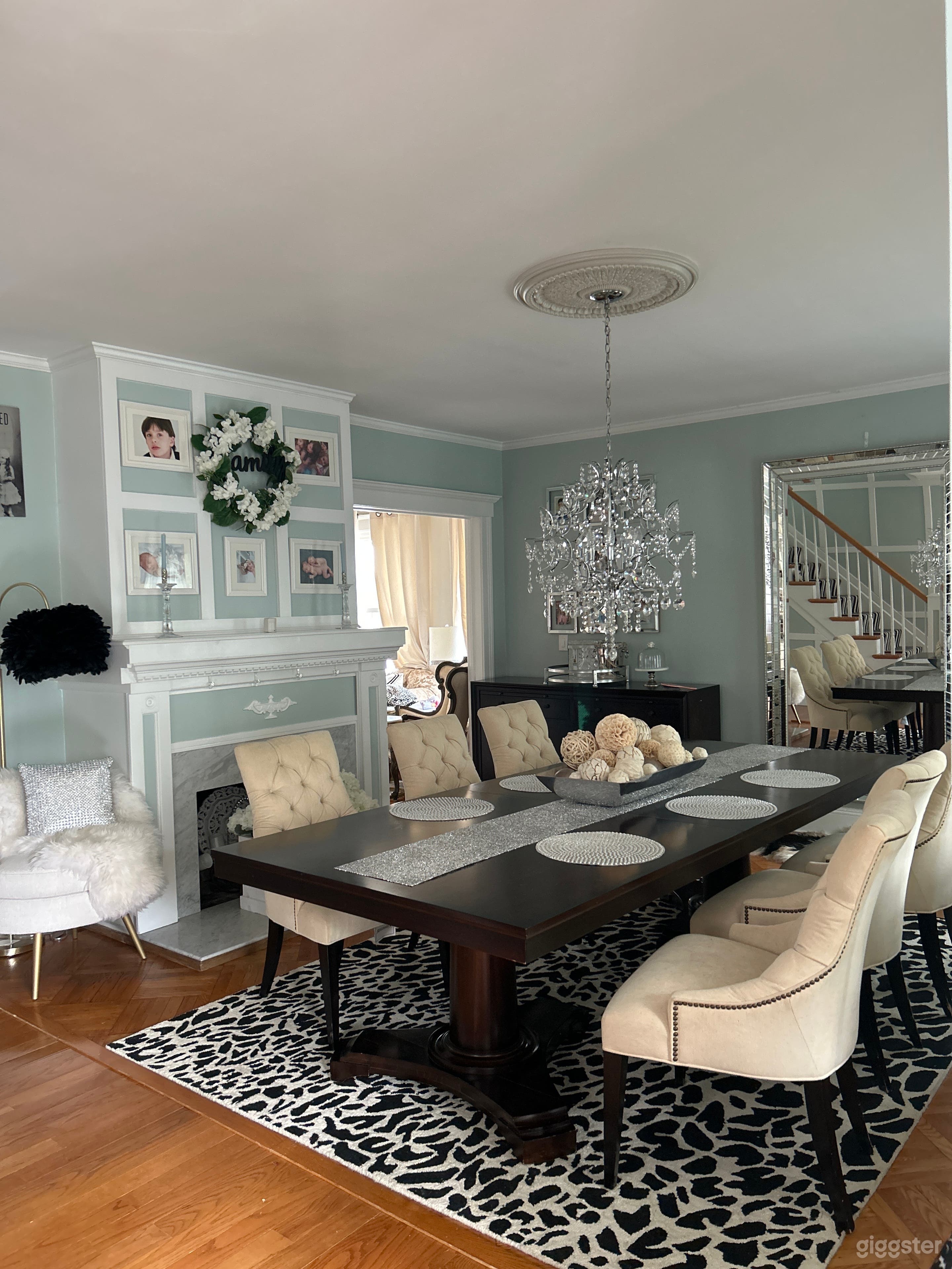 All American White Colonial Charm with pool  Photo 1