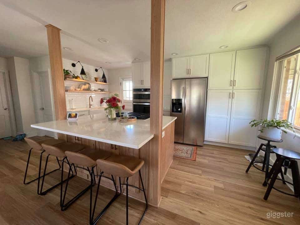 Newly Renovated Kitchen and Garden! Photo 1