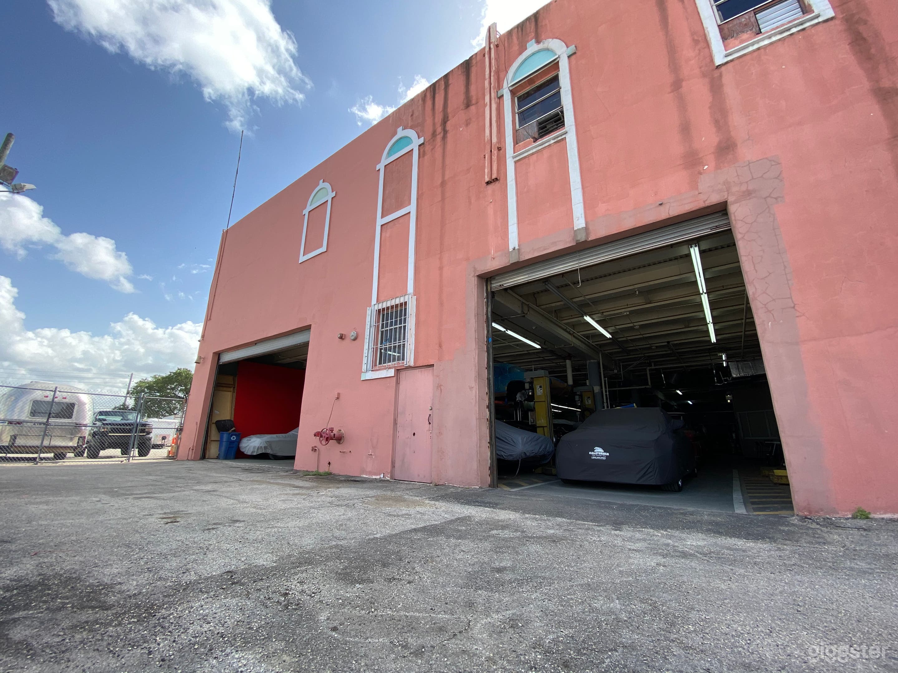 Garage/ Mechanic Shop Production Set Photo 3
