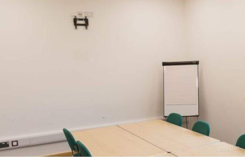 Carey Room for Intimate Meetings Photo 2