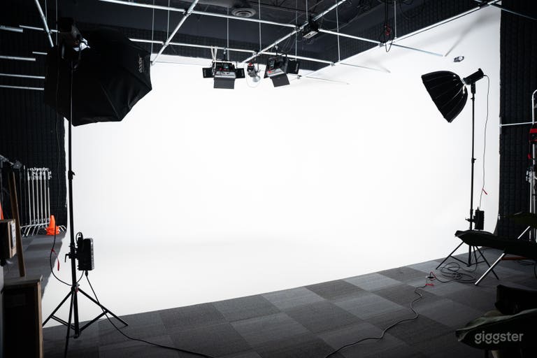  Two-Wall Cyclorama Studio for Photo & Video | DFW 