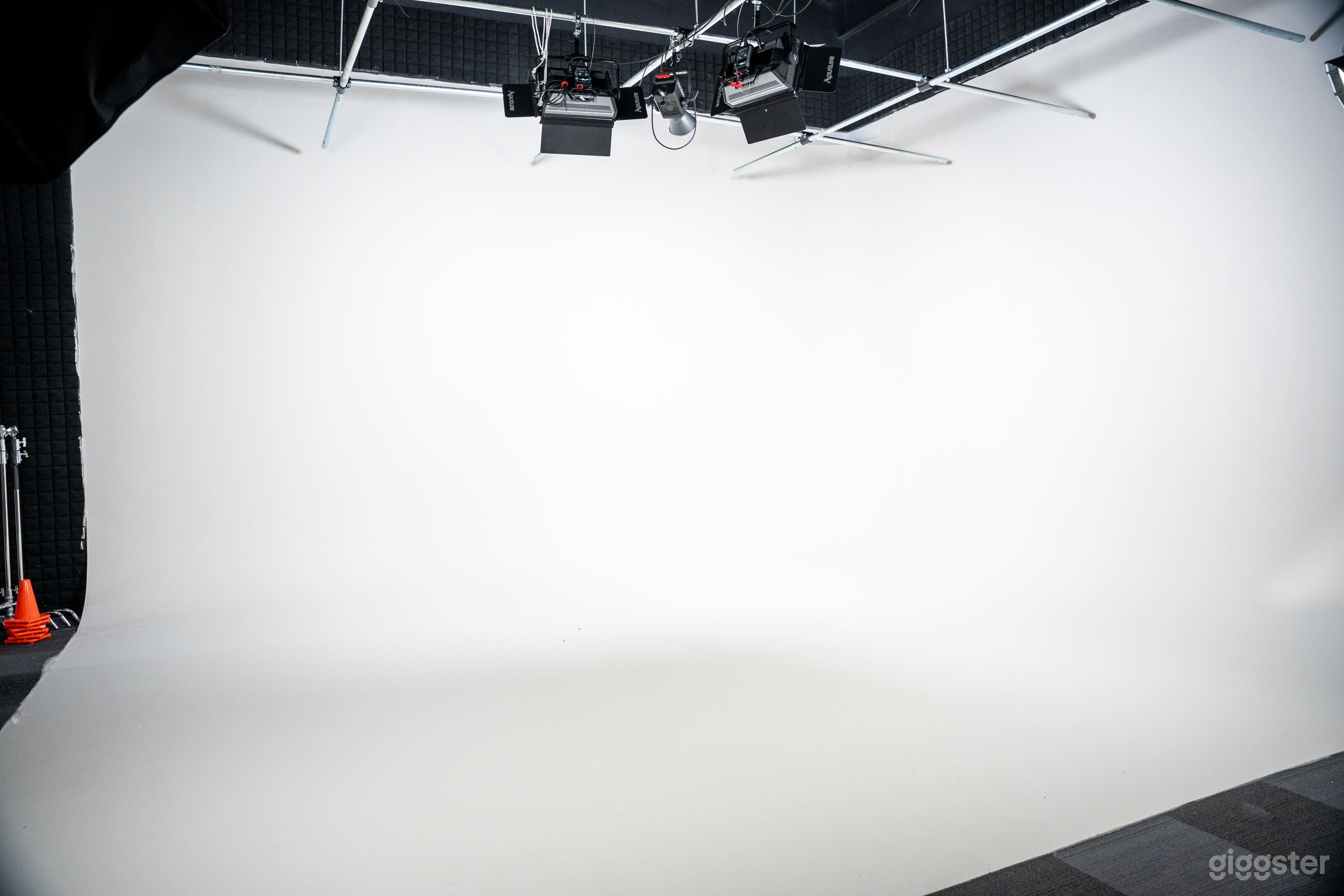Two-Wall Cyclorama Studio for Photo & Video | DFW Photo 3