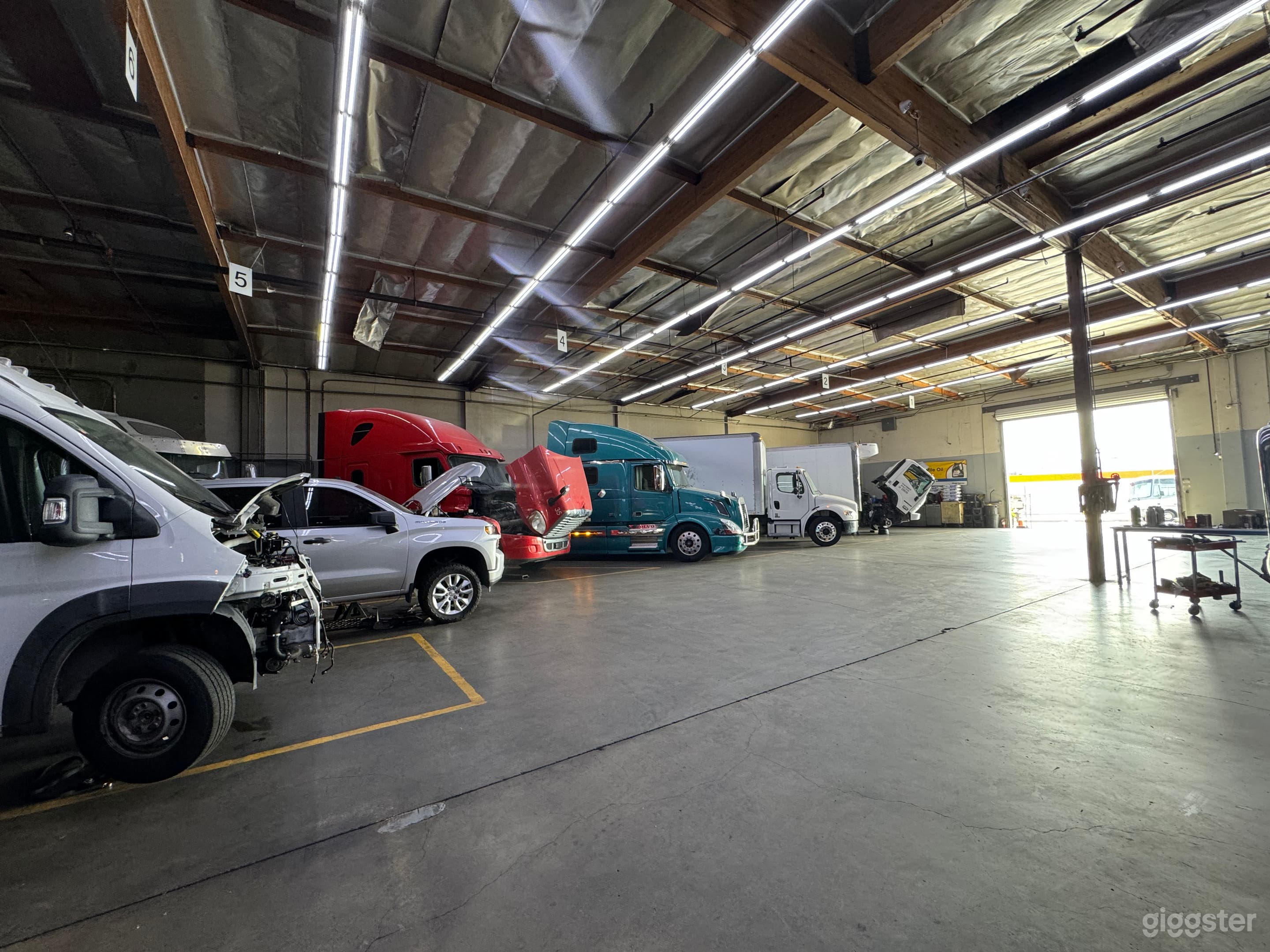 One of a kind warehouse and truck stop and office Photo 1