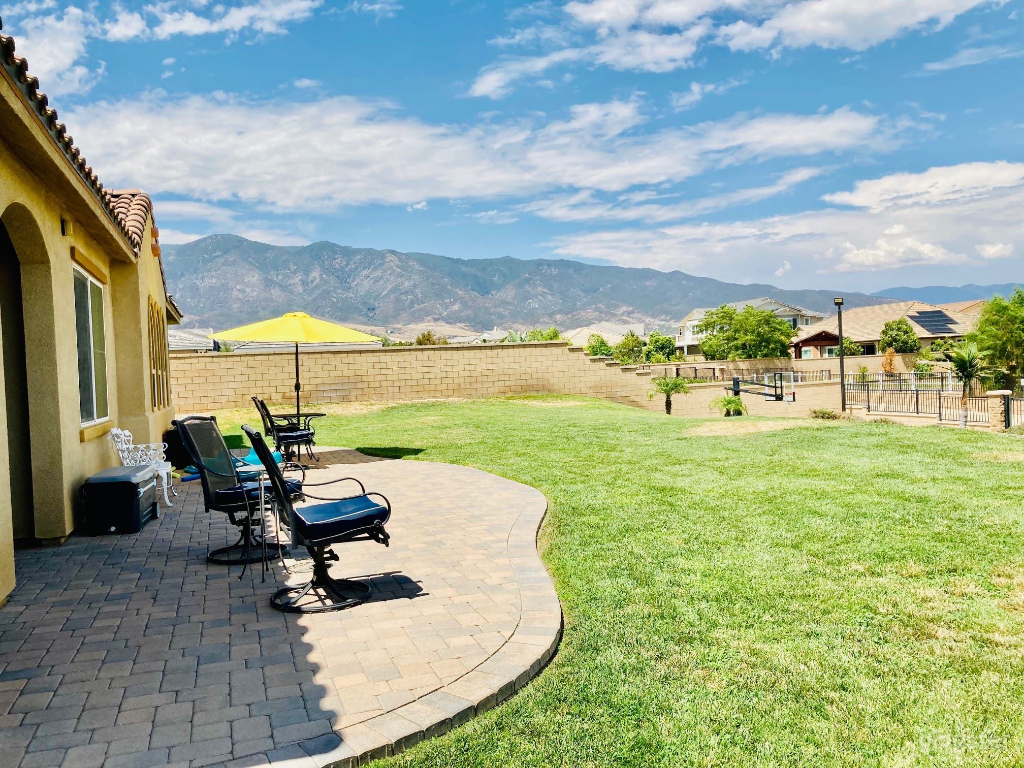 Modern ranch 5bedroom, 1/2 acres. pool &amp; amenities Photo 2