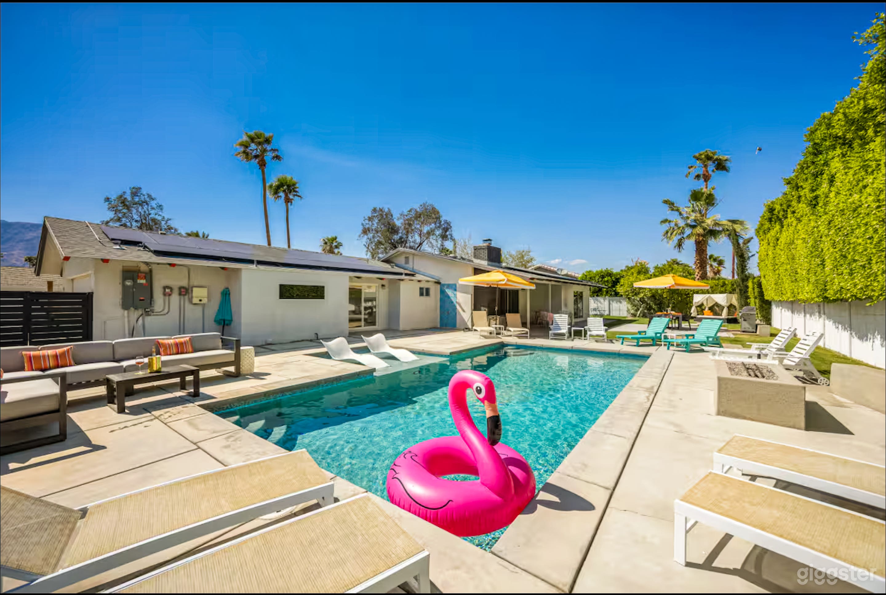 Open-Concept Contemporary House Photo 1