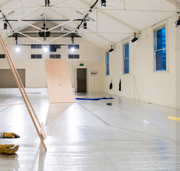 Upstairs Studio Photo 3