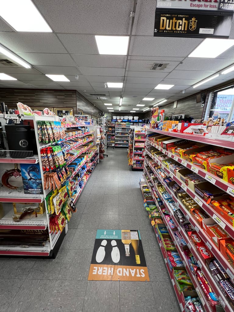  Liquor Store / Convenience Store 