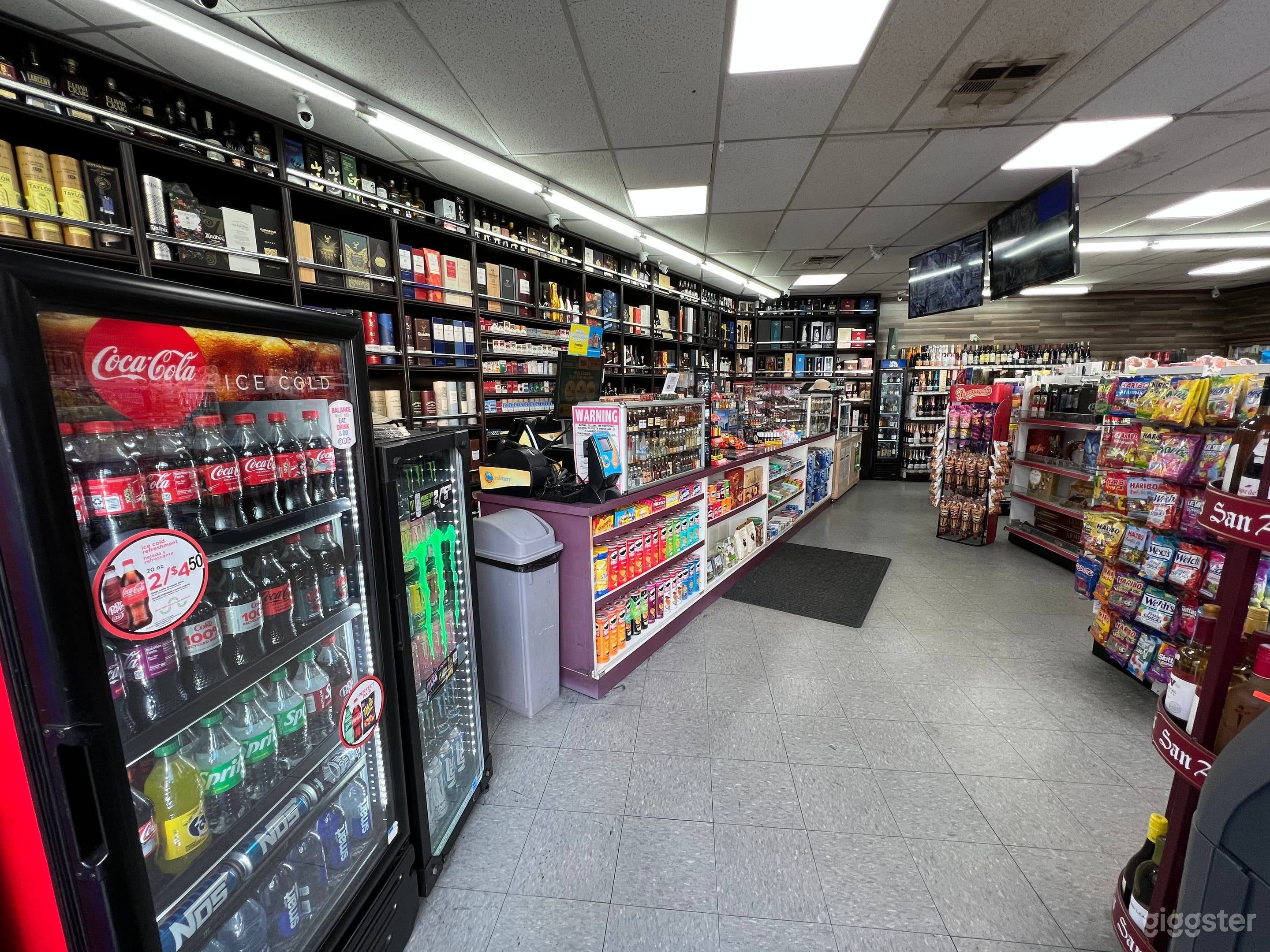Liquor Store / Convenience Store Photo 1