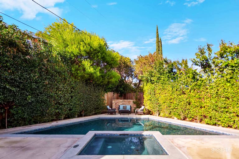  Swimming Pool, Spa, Pergola, Mini Bar and BBQ 