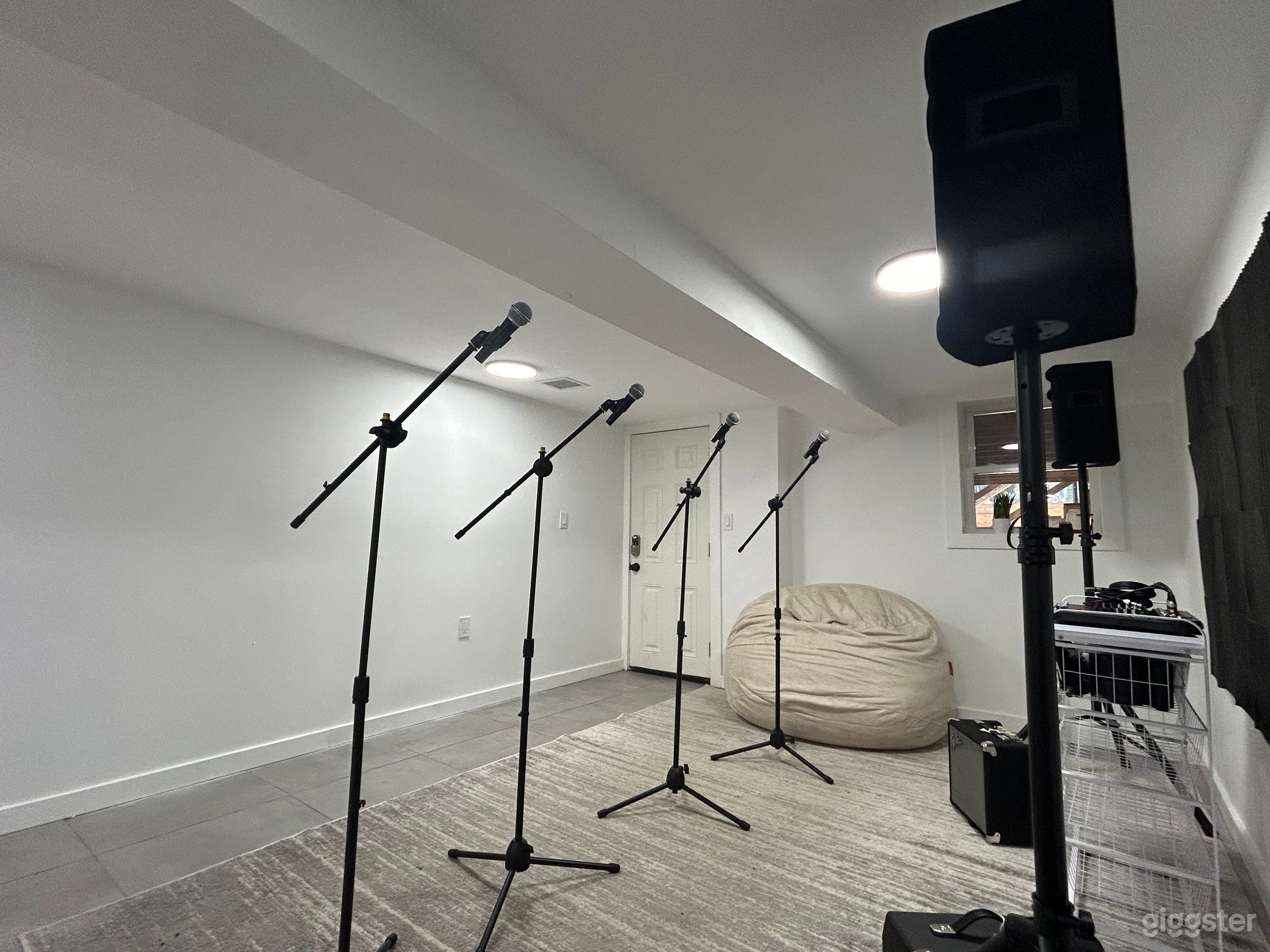 Band rehearsal space Photo 2