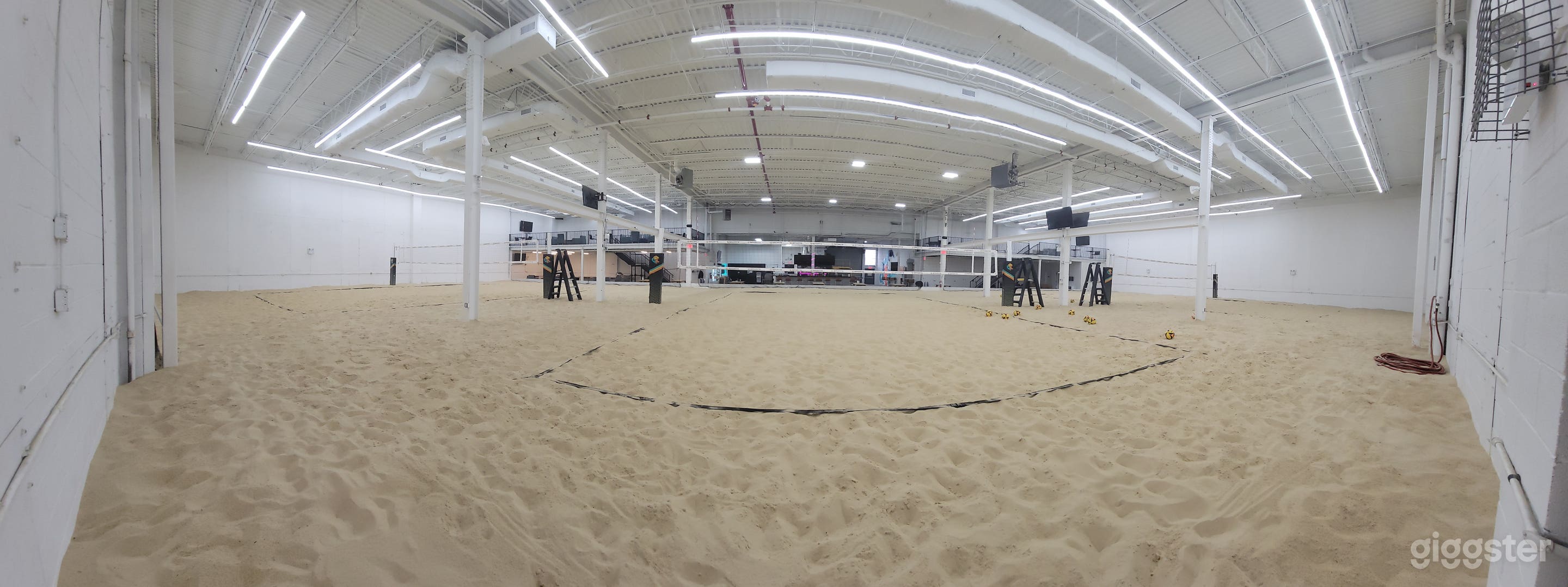 Giant warehouse with 3 sand volleyball courts Photo 2