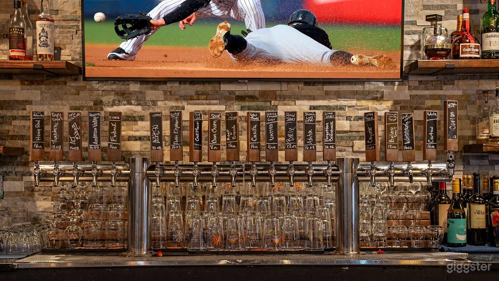 Lively Bar Area  Photo 2