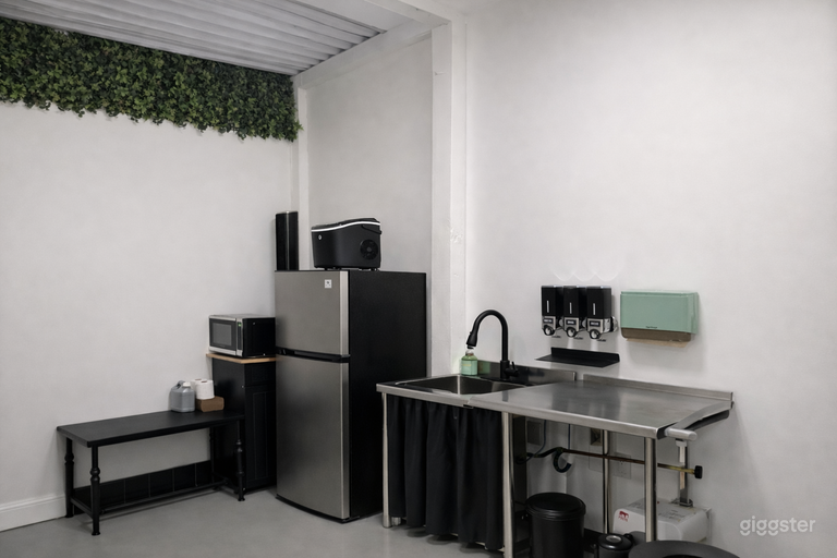  3000 sqft Beautiful and Versatile Space 