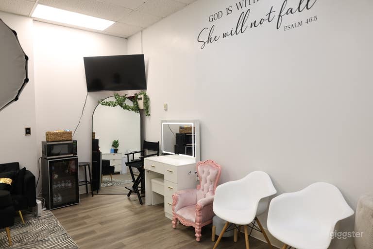  Luxury Photography & Content Creation Studio 