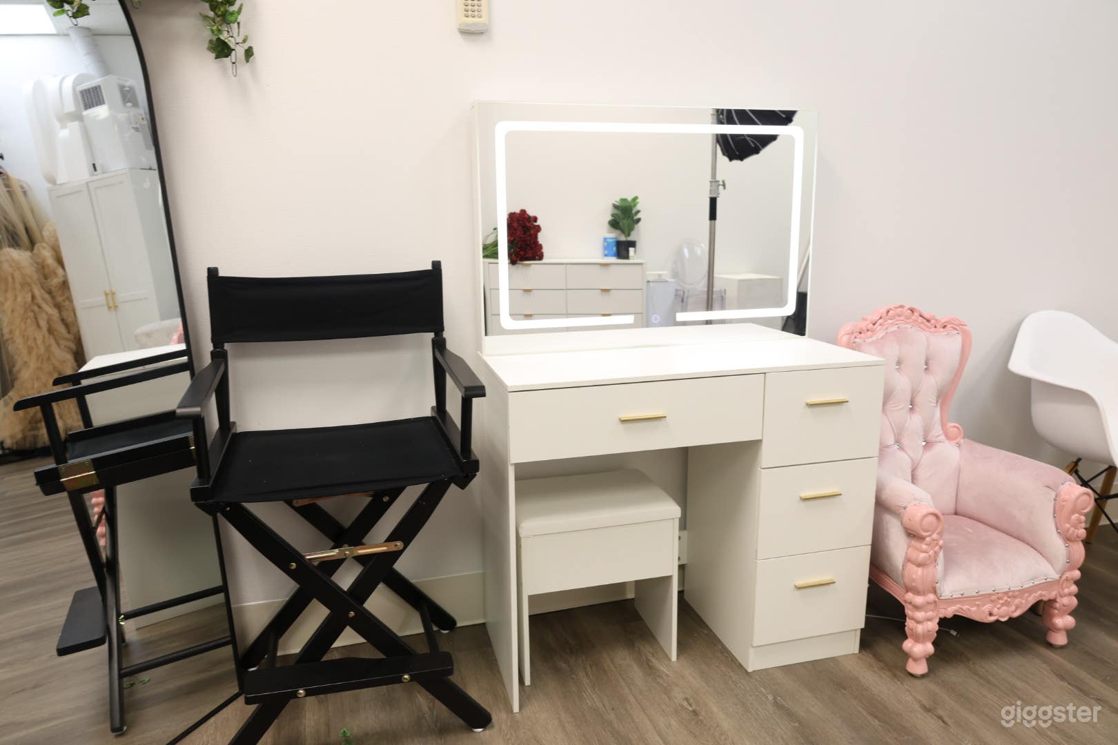 Luxury Photography & Content Creation Studio Photo 3