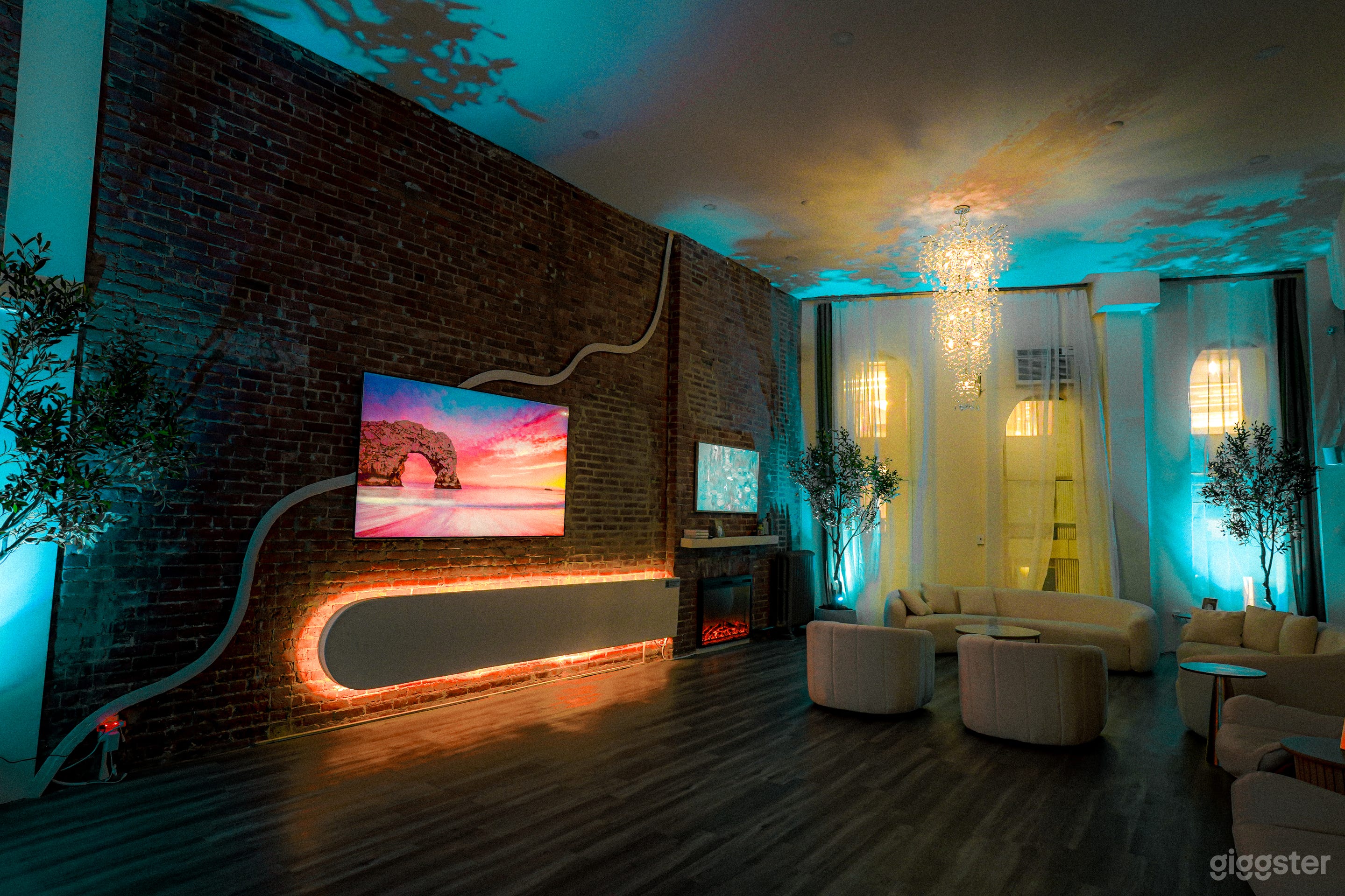 Chic &amp; Sophisticated Broadway Venue Photo 1