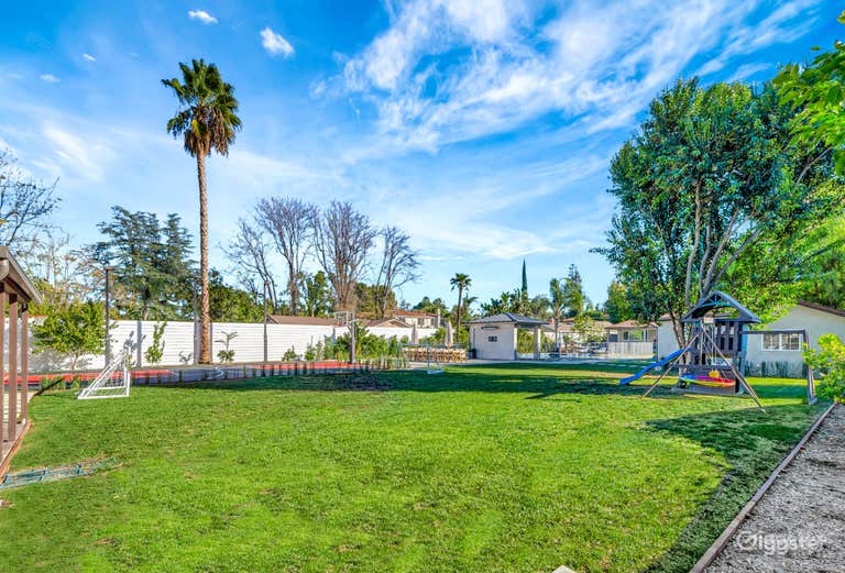  Impressive Basketball Court in Woodland Hills 