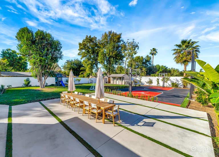  Impressive Basketball Court in Woodland Hills 