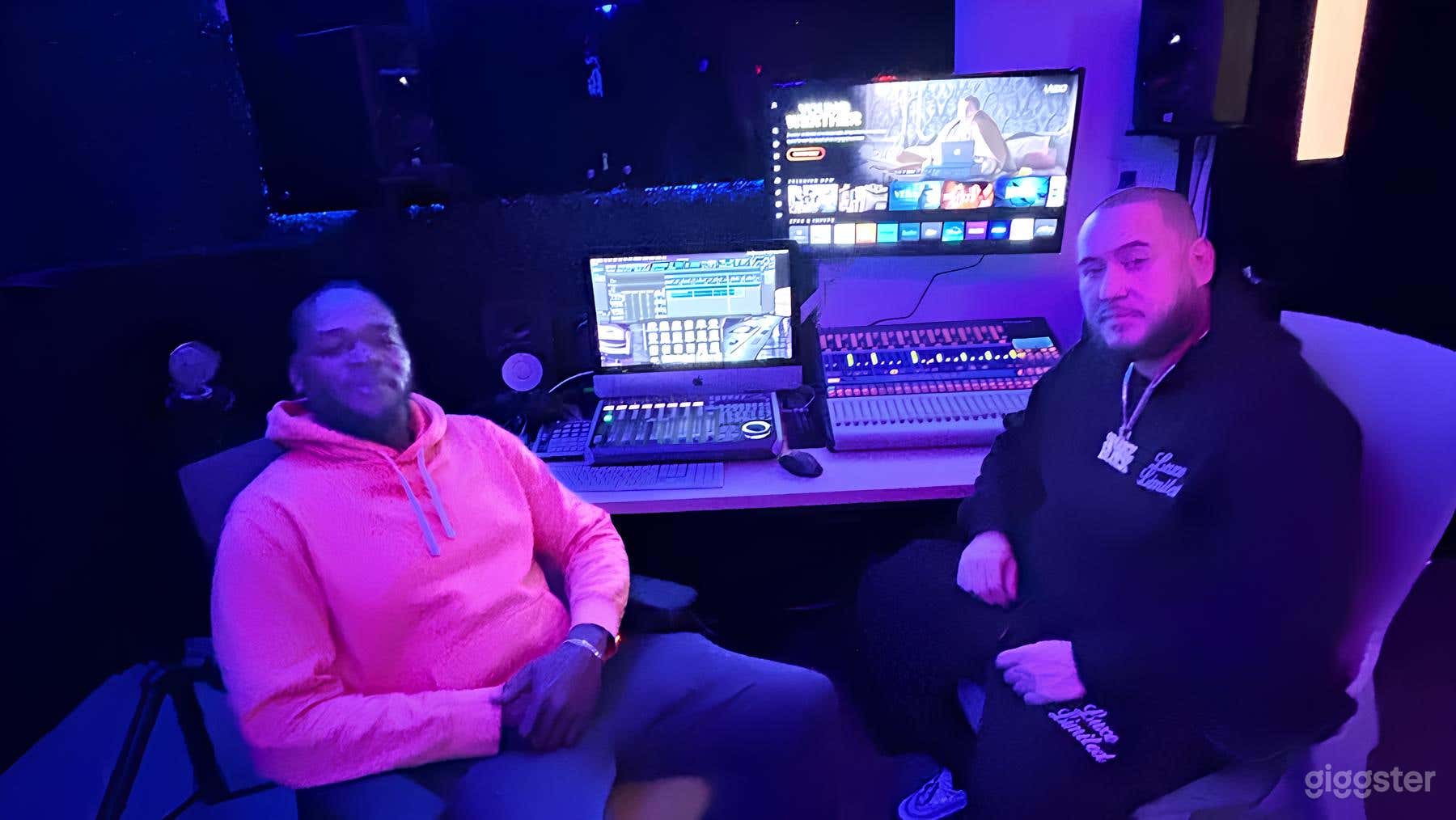 Vibrant Recording Studio Photo 4