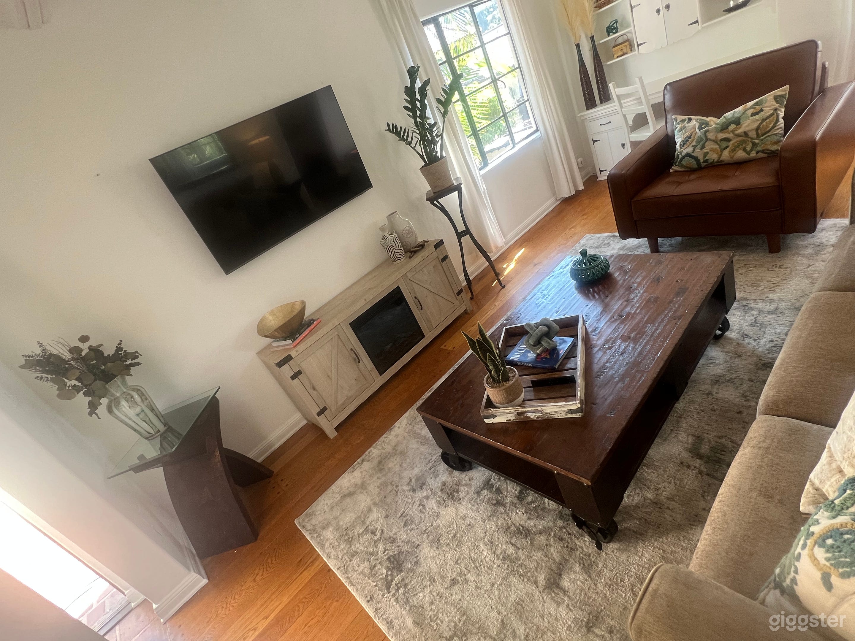 Traditional Apartment/Condo in Mediterranean House Photo 4