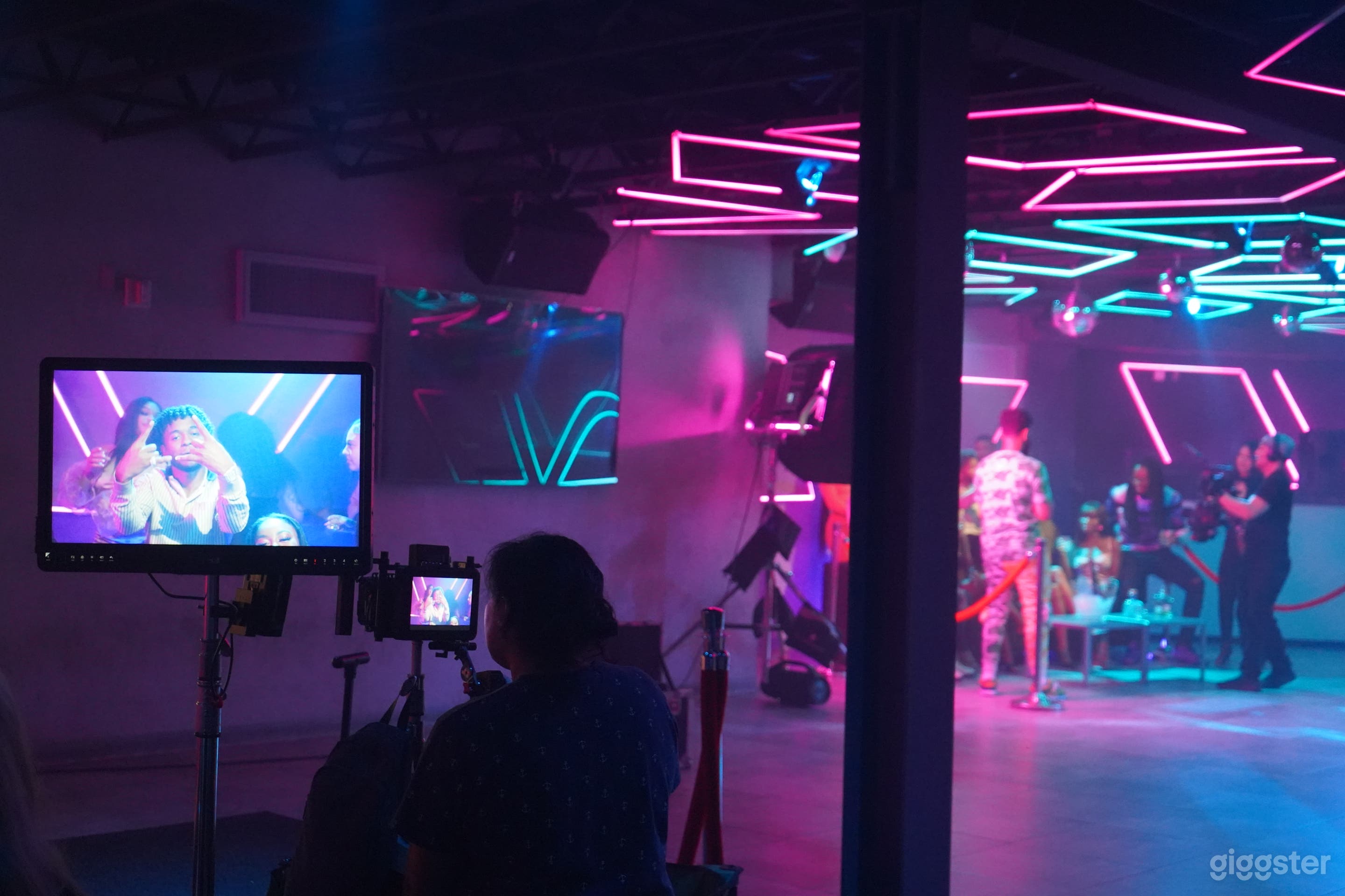 Massive Night Club w/ 3 Bars, 2 Floors, LED and more in California Photo 4