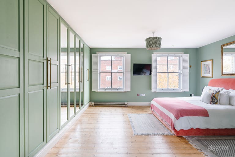  Beautiful Spacious 5 Bedroom Period Family Home 