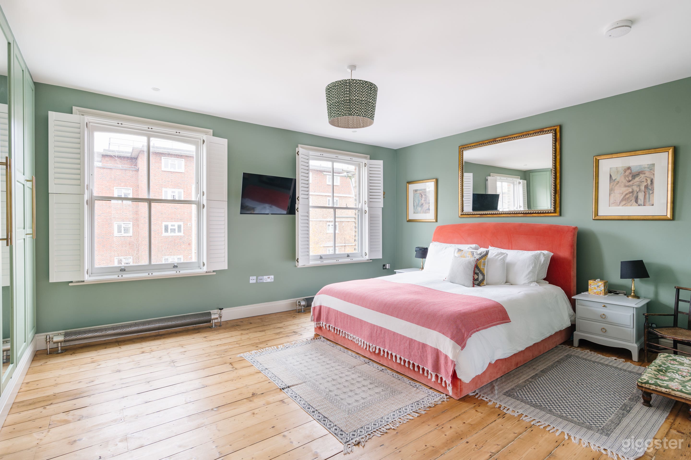 Beautiful Spacious 5 Bedroom Period Family Home Photo 1