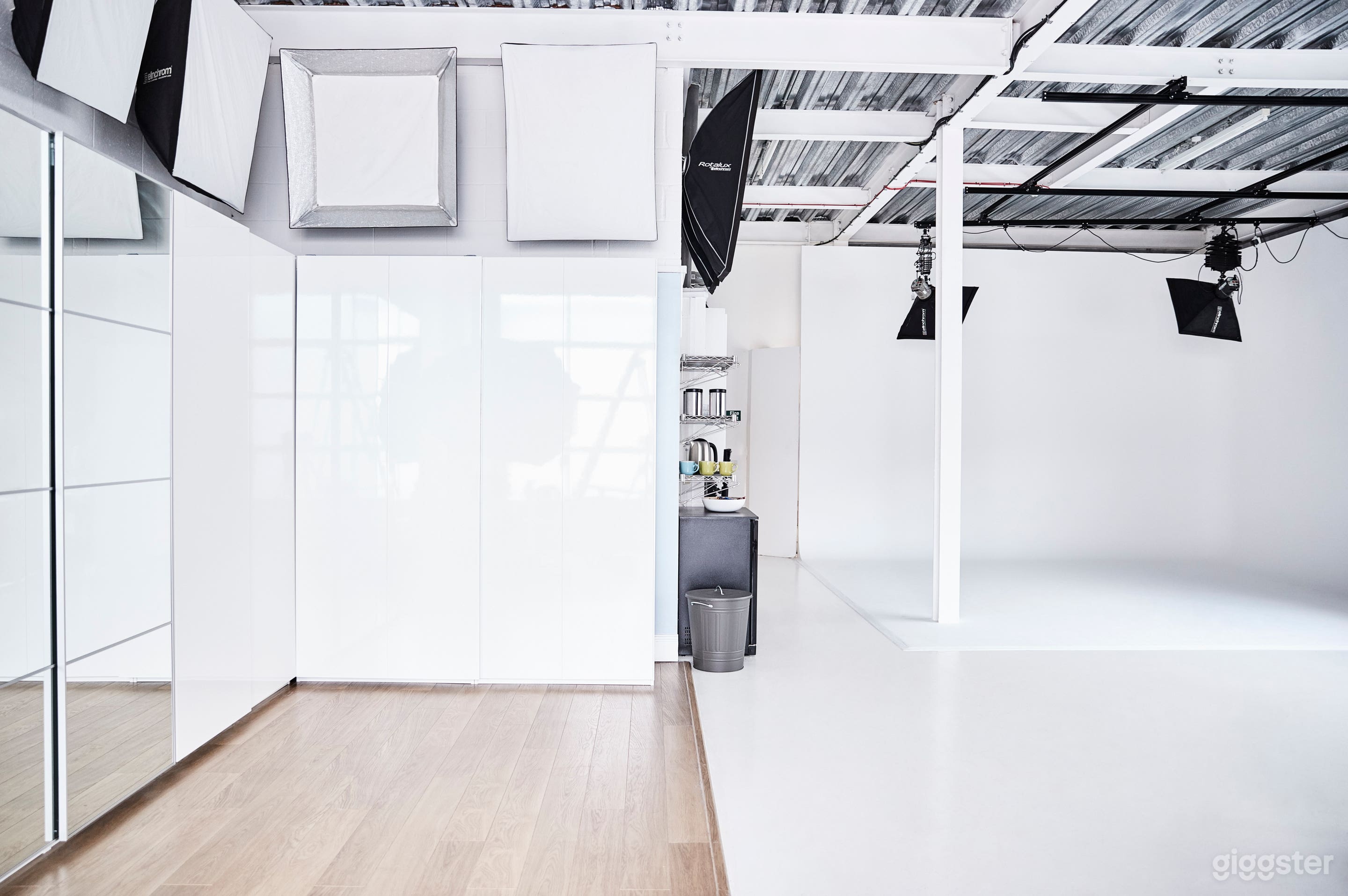 Photography and Video Studio Photo 4