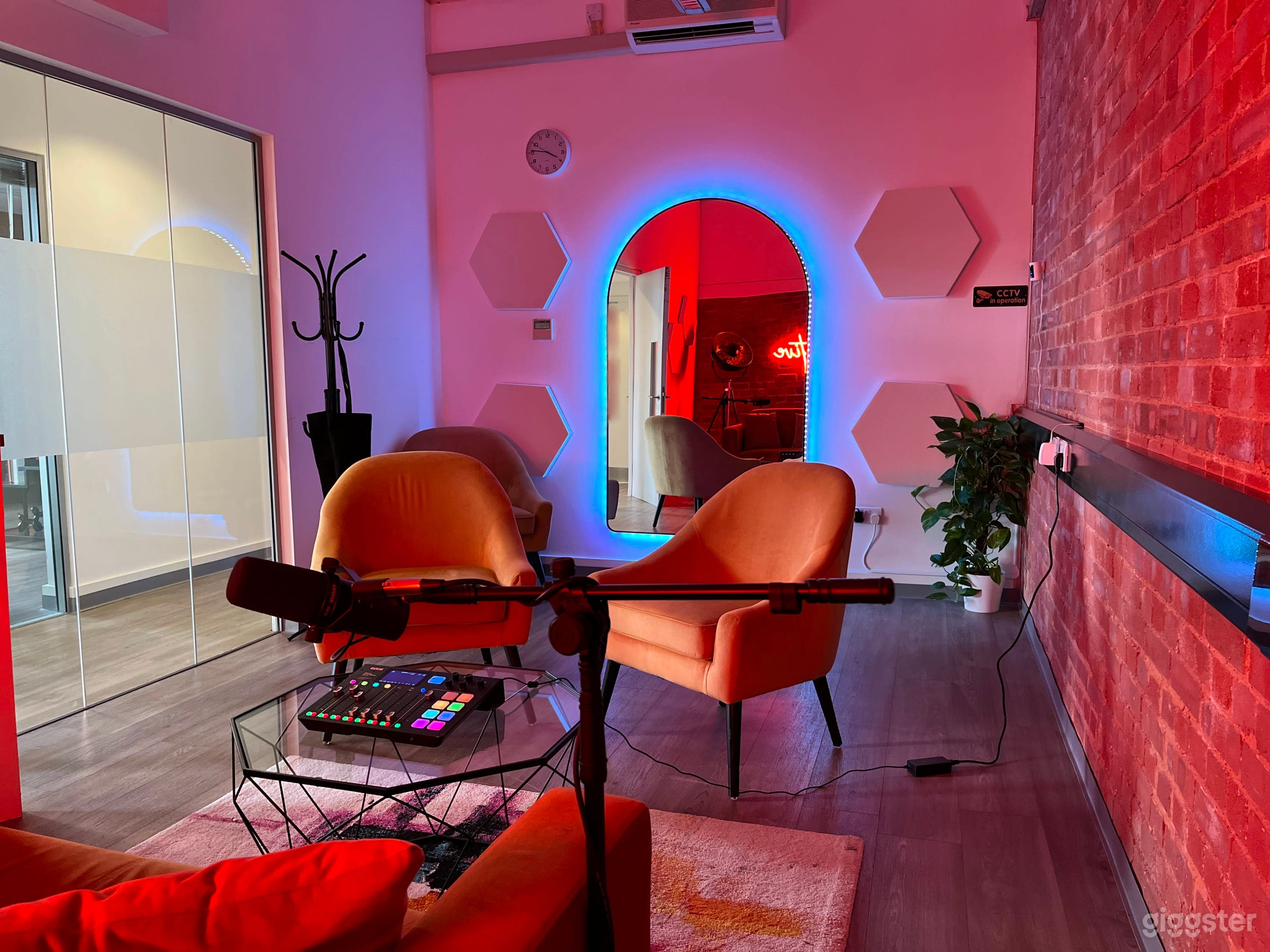 Podcast Studio Photo 3