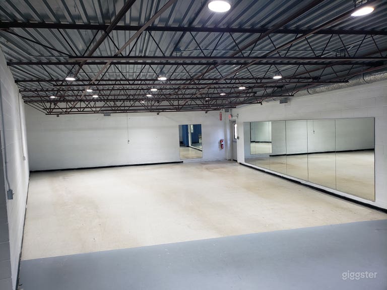   Huge Ware House in Livonia 