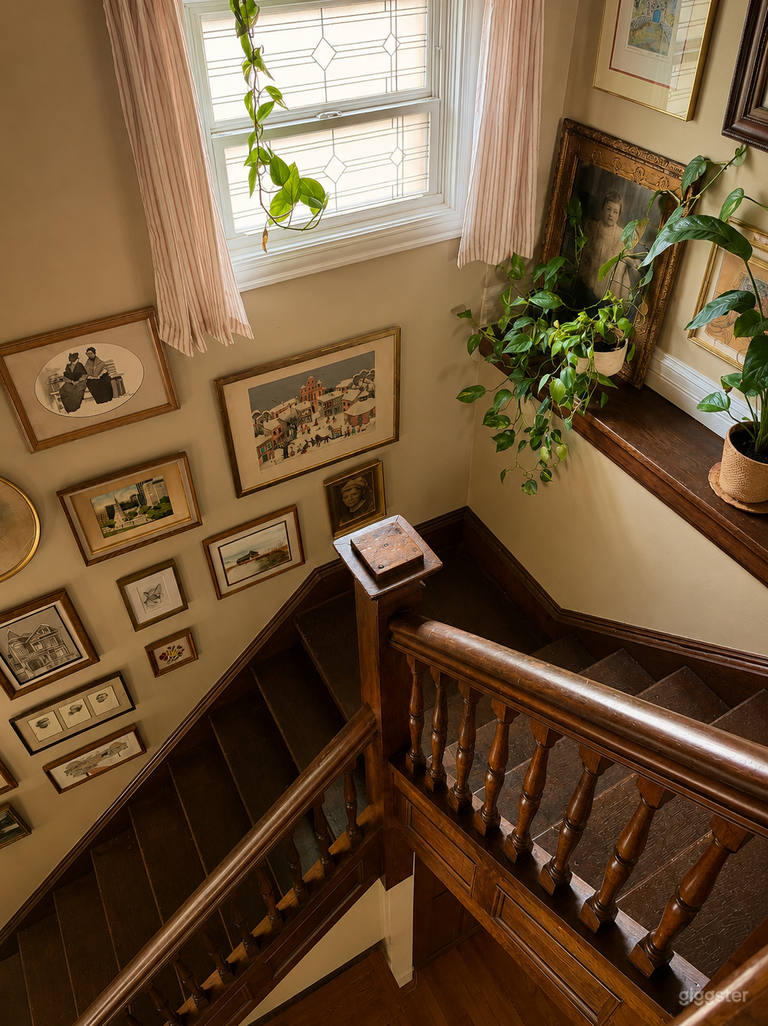  Historic Victorian Parlor, Grand Staircase &Wraparound Porch 