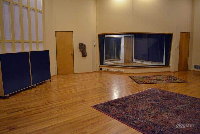 Spacious Recording Studio and Production Facility Photo 4