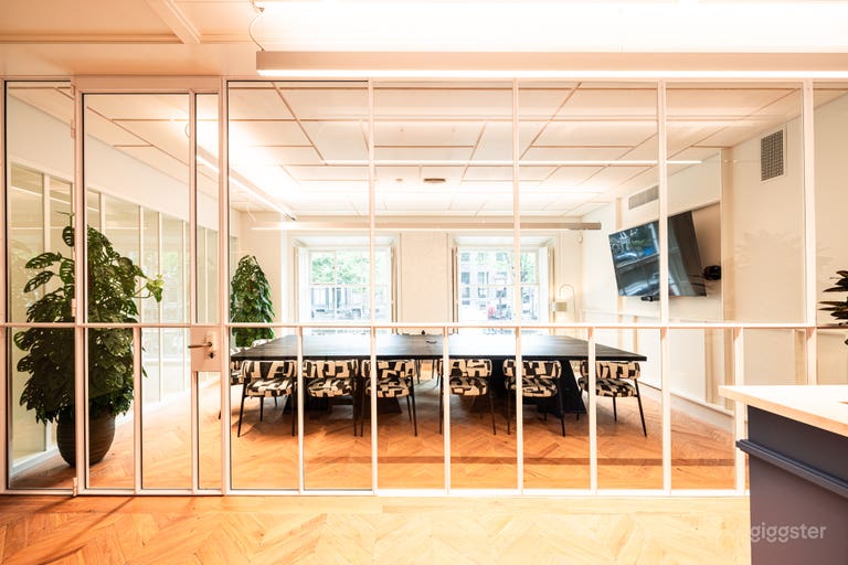  EMS Boardroom (14 personen) 