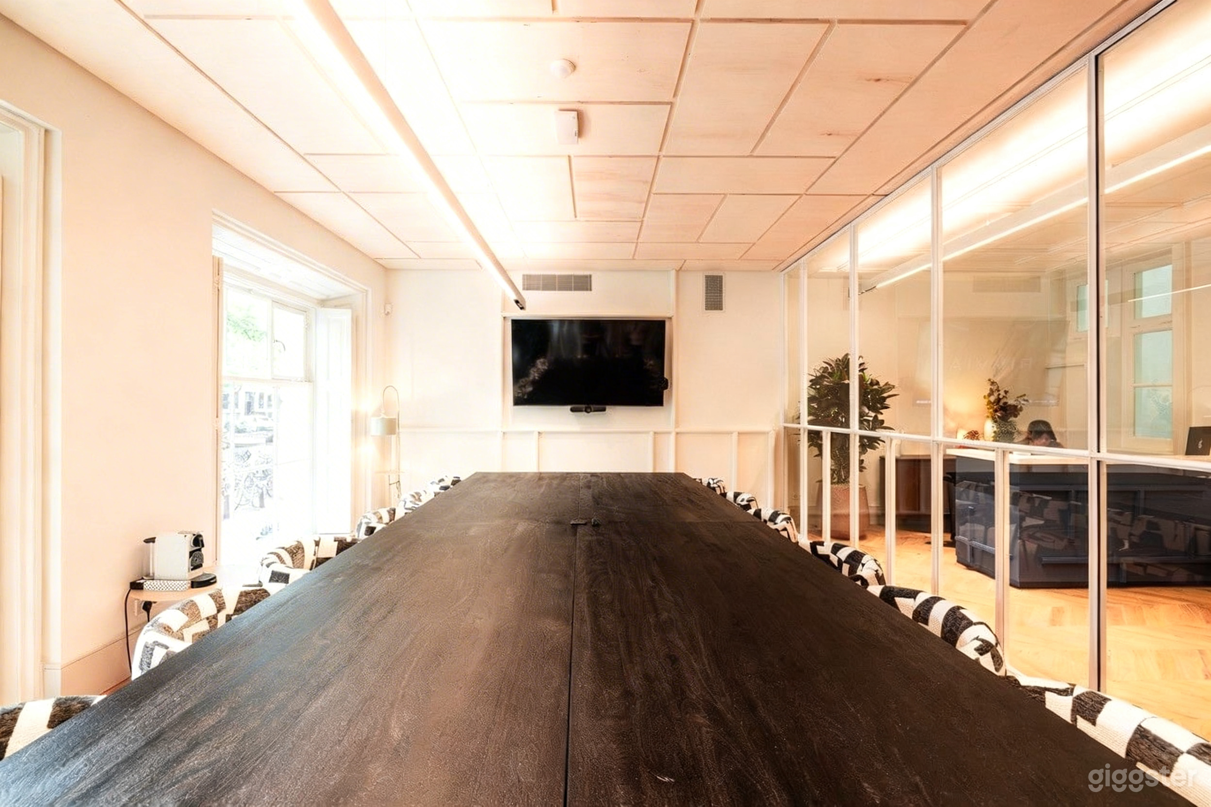 EMS Boardroom (14-person) Photo 4