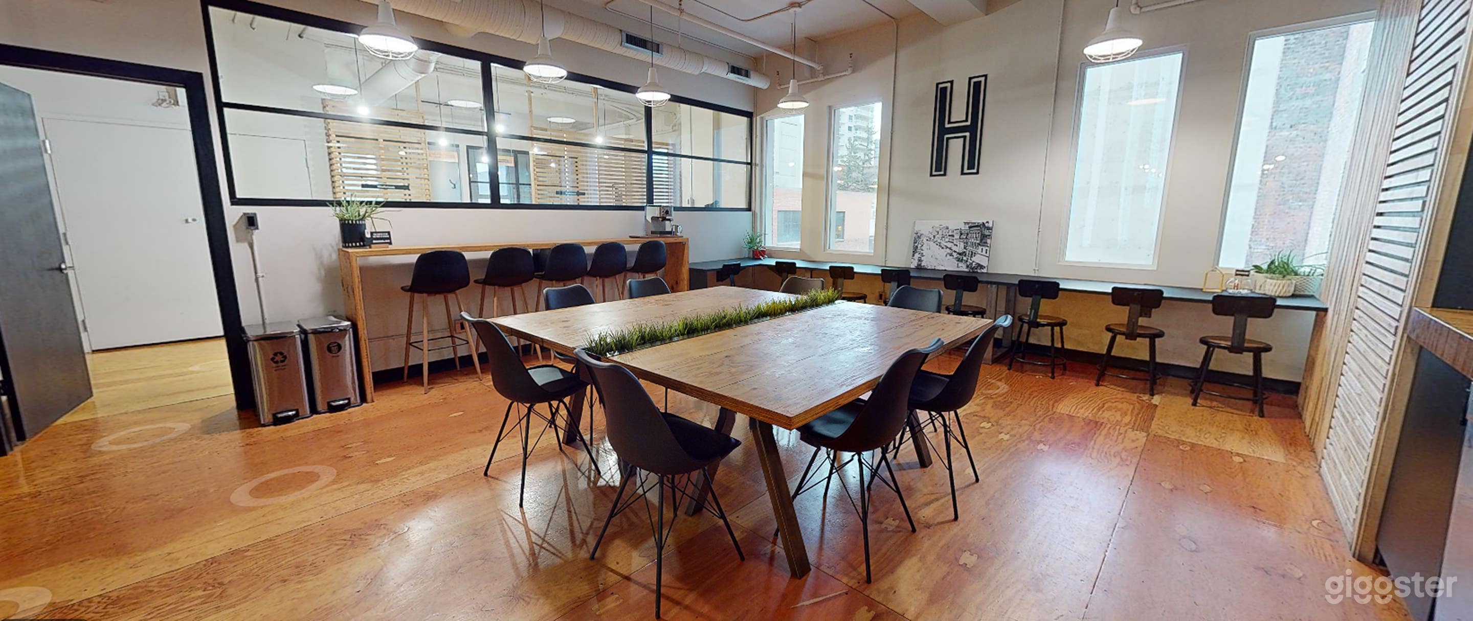 Collaborative Office Space for 20 Photo 1