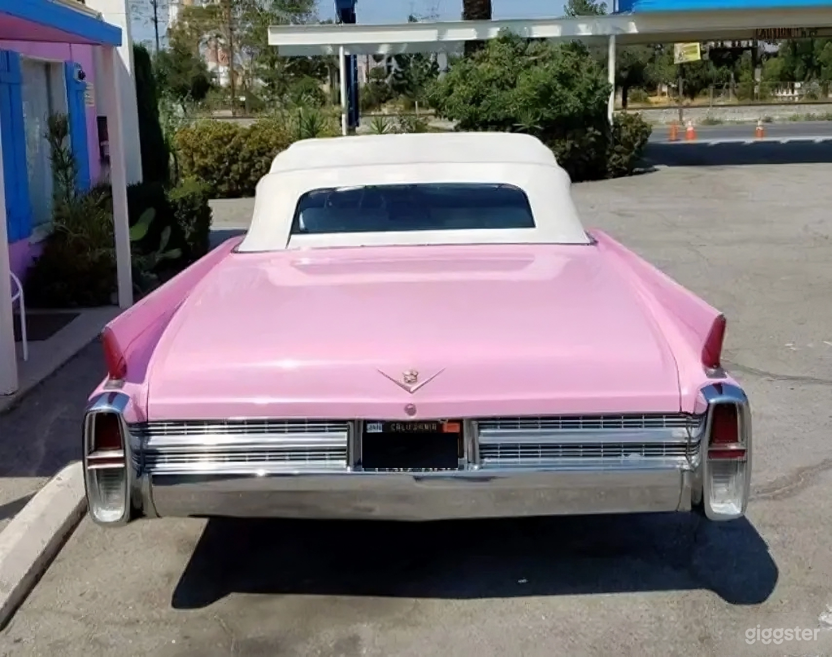 76,014 Classic Pink Convertible Cadillac  Photo 3