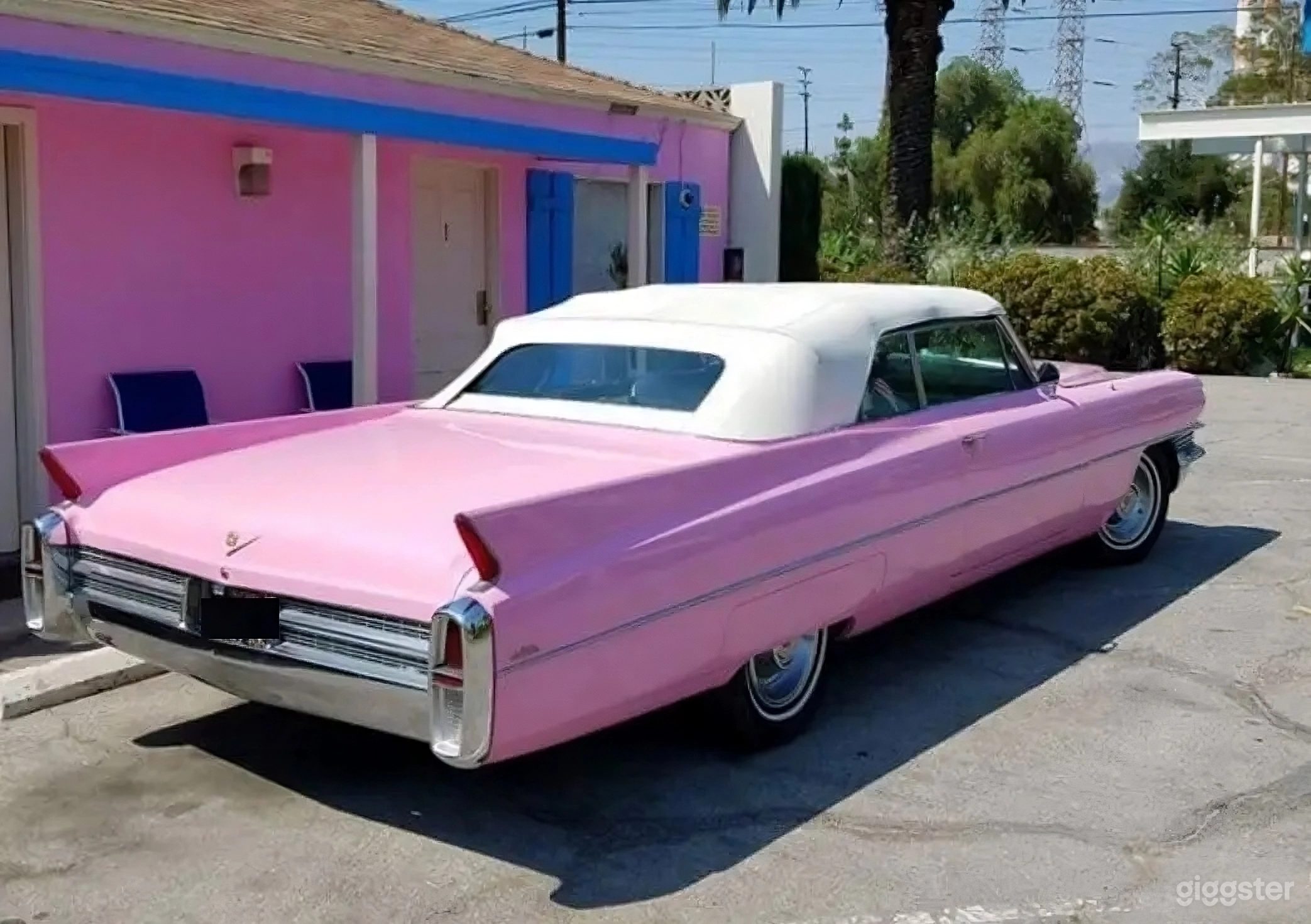 76,014 Classic Pink Convertible Cadillac  Photo 4