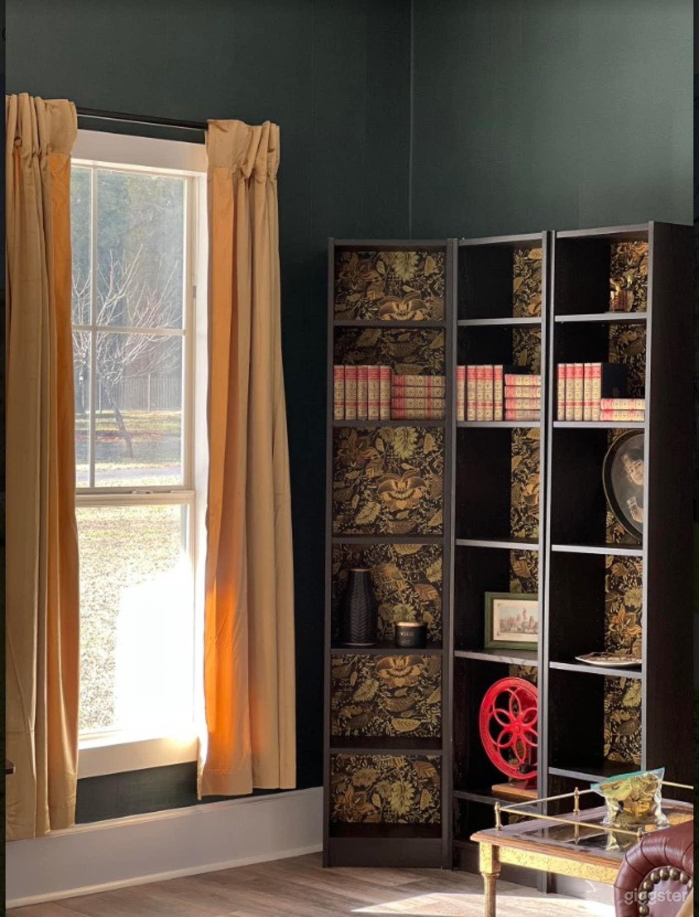 A Charming Single-Bedroom Photo 4