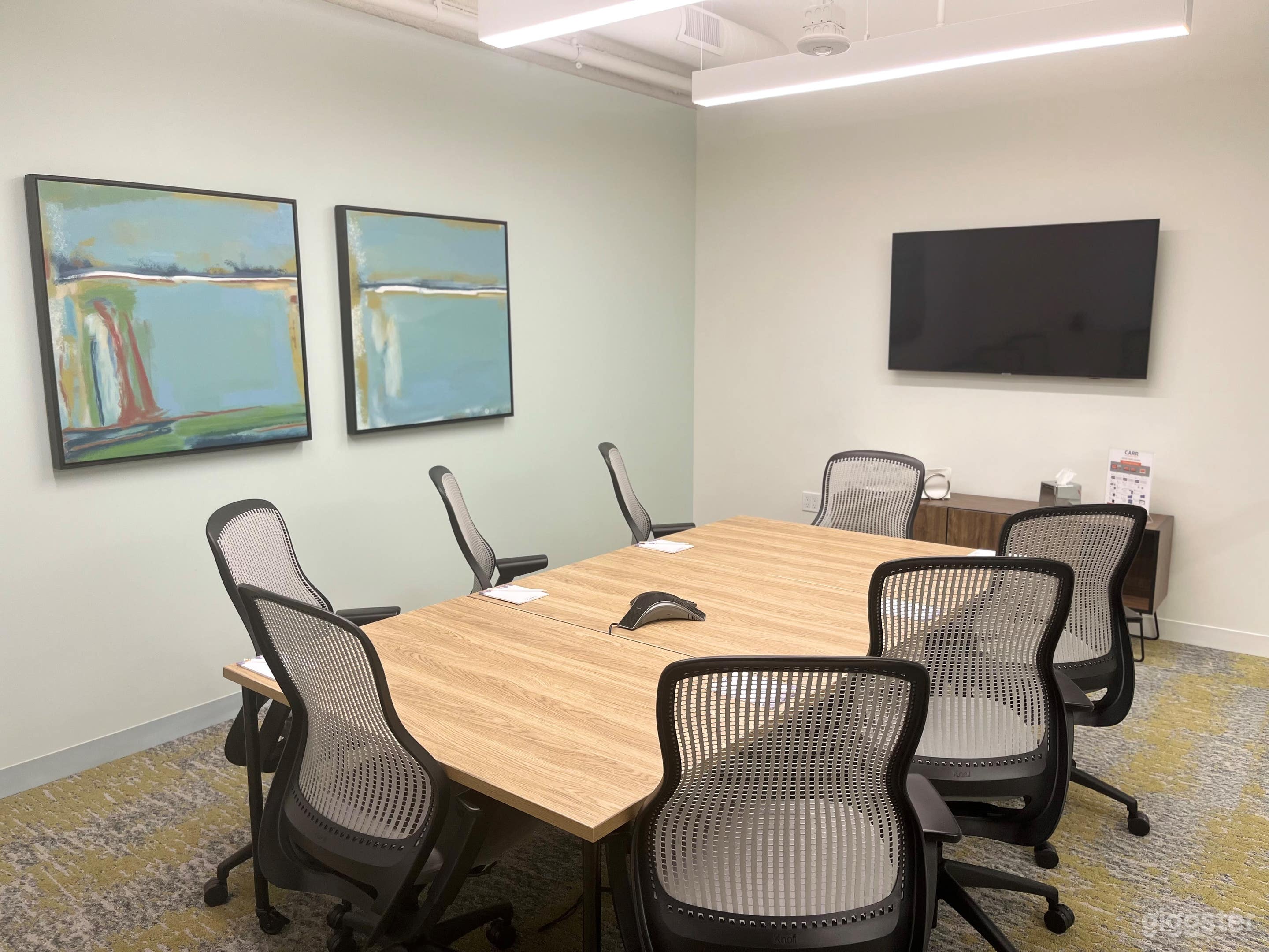 Wilshire Conference Room - Meeting Space for 8 Photo 1