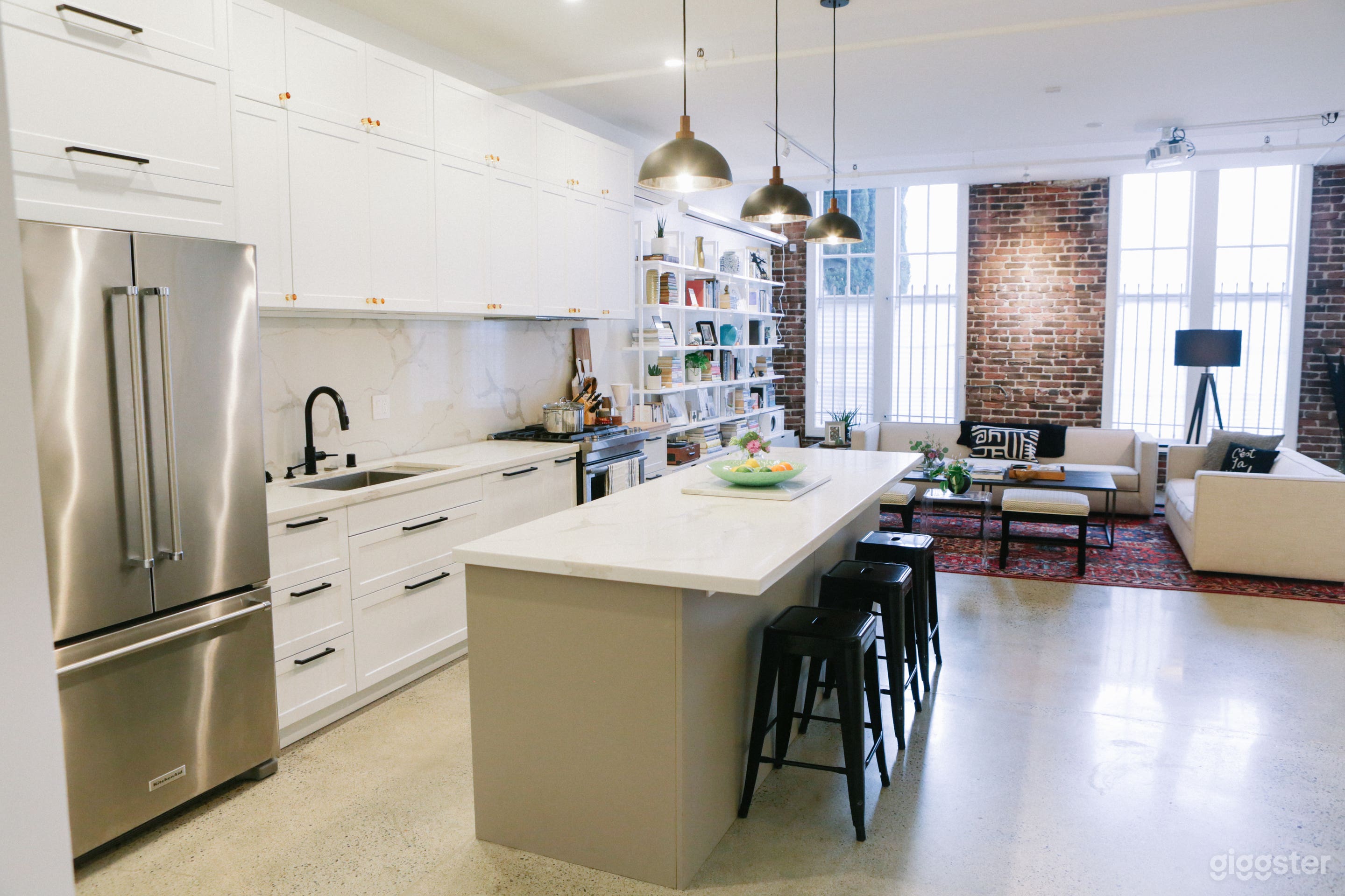 The windows are south facing so they get great natural light. 