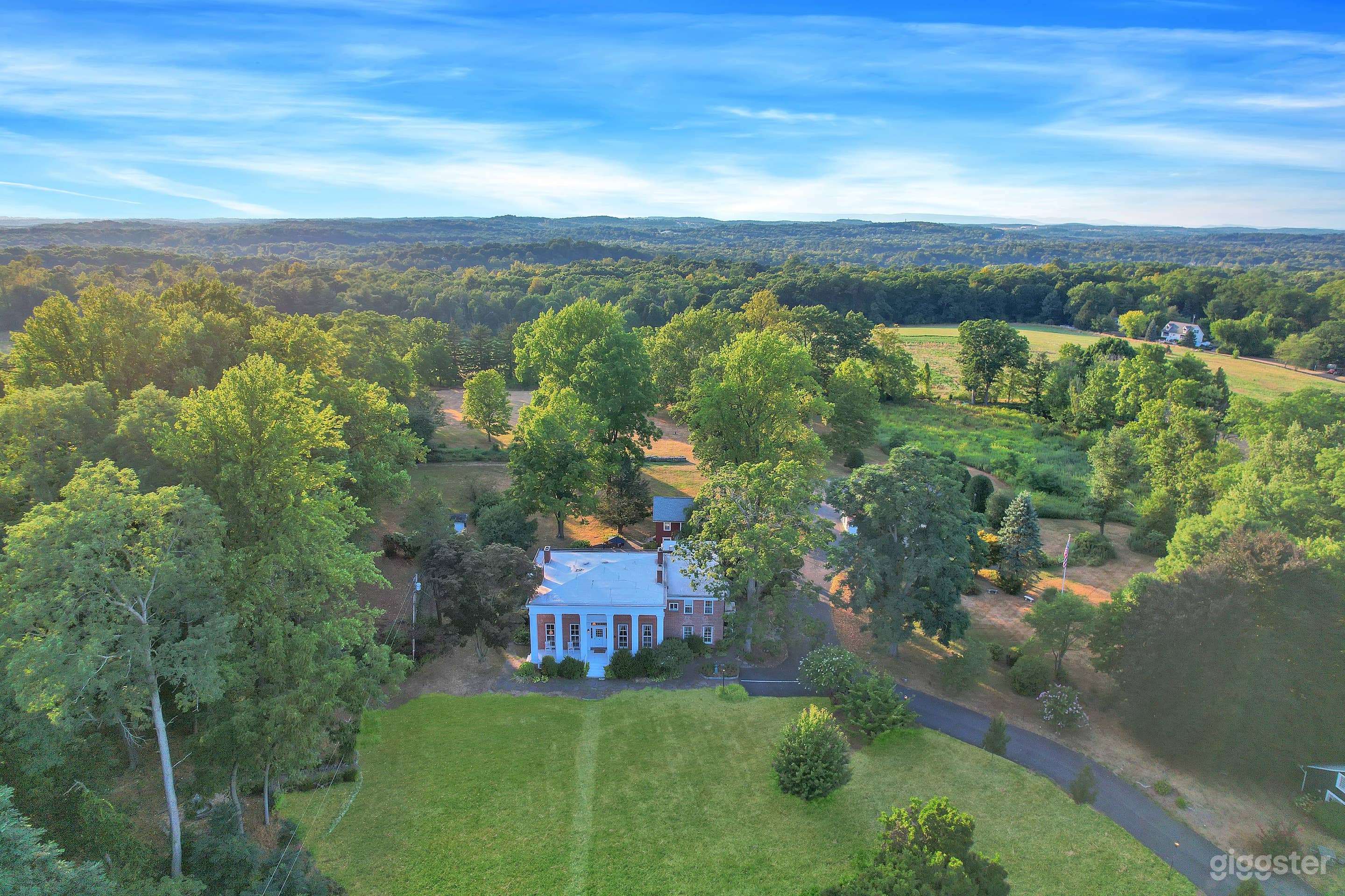 Cromwell Manor Inn Photo 2