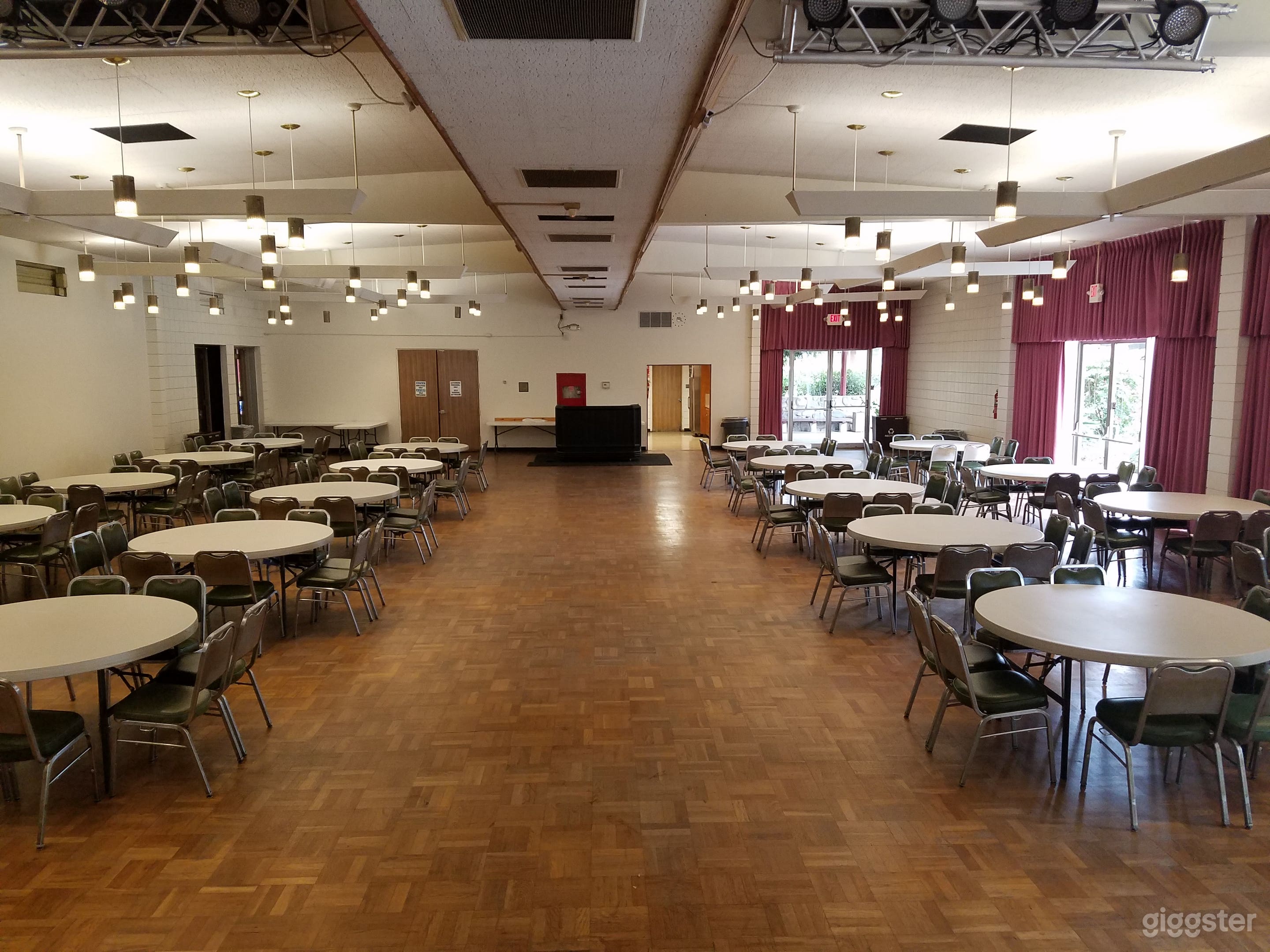 Ventura Ballroom (seats 250)