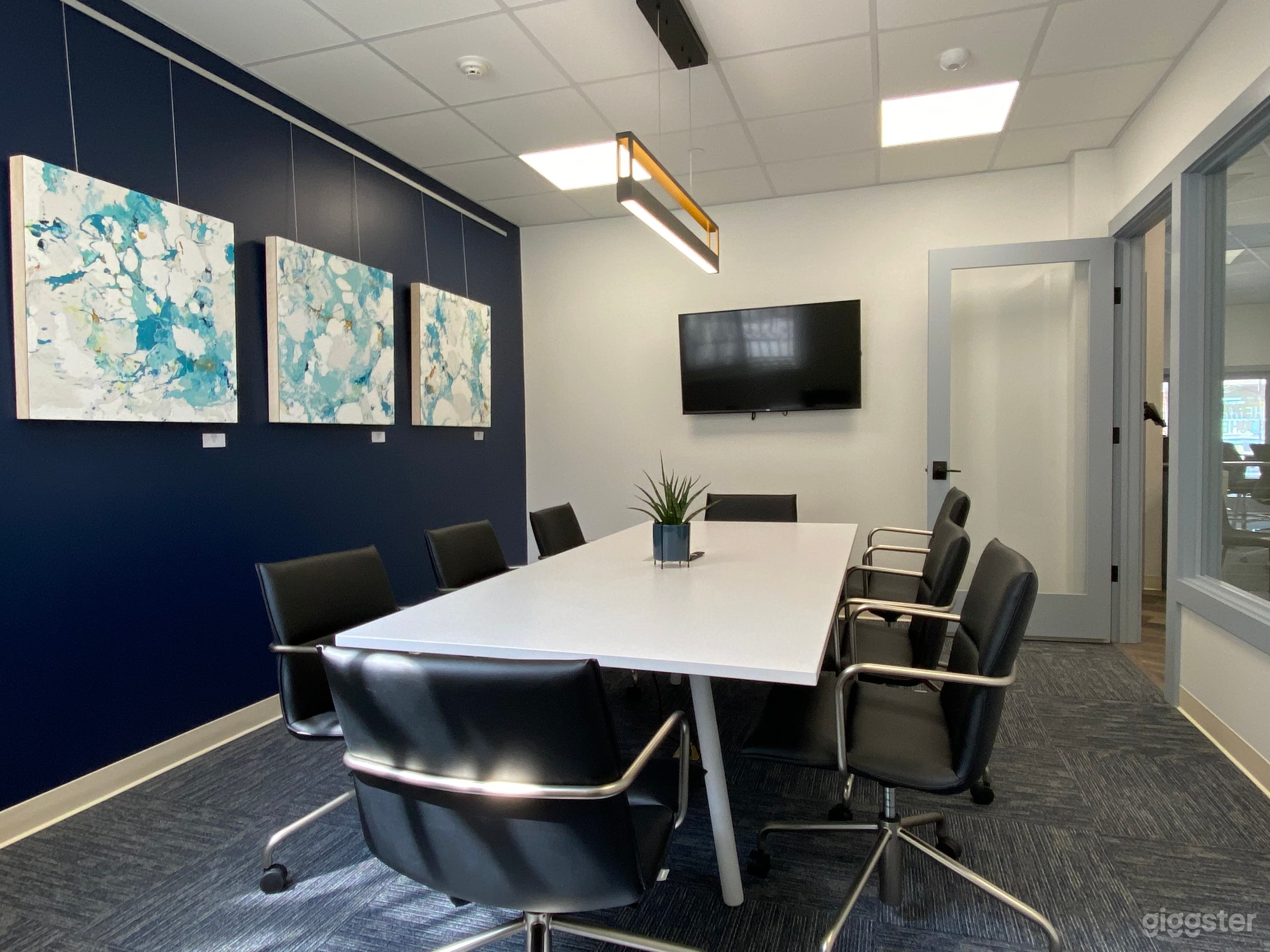 Professional Work, Meeting, and Event Space Photo 2