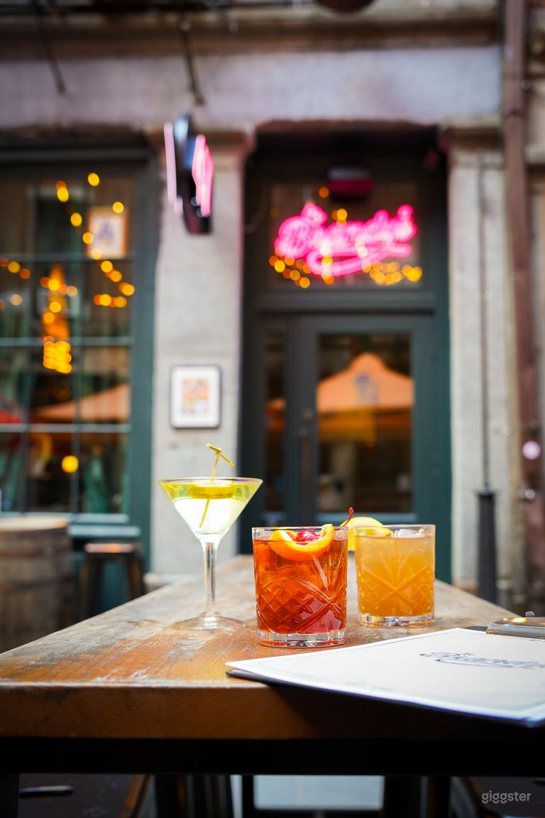  Nostalgische NYC Cocktailbar & Privater Veranstaltungsraum 