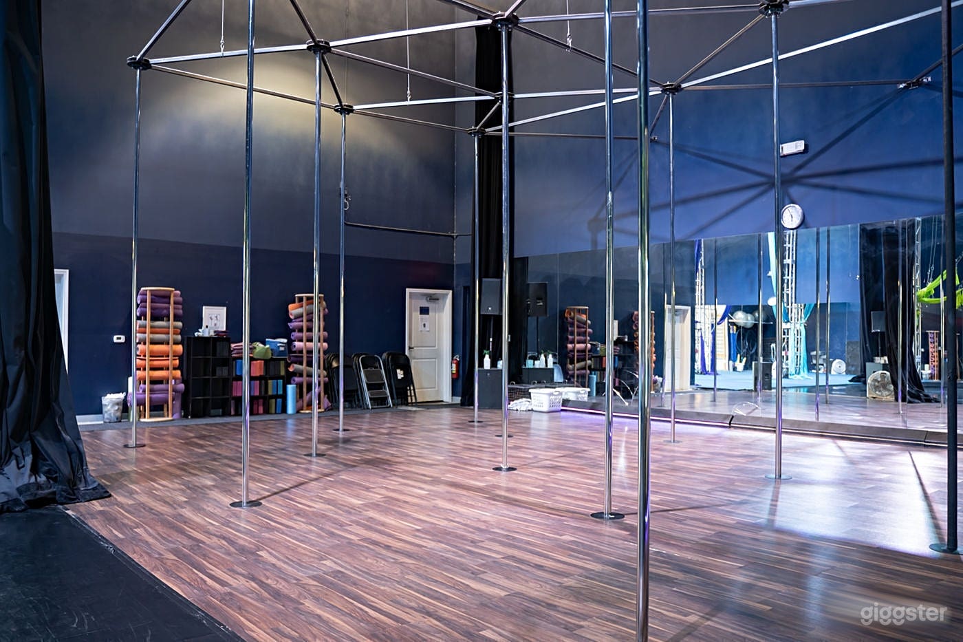 Pole Fitness Studio Photo 4