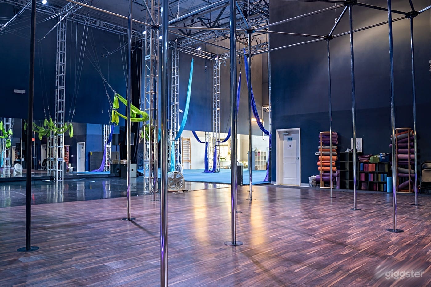 Pole Fitness Studio Photo 3