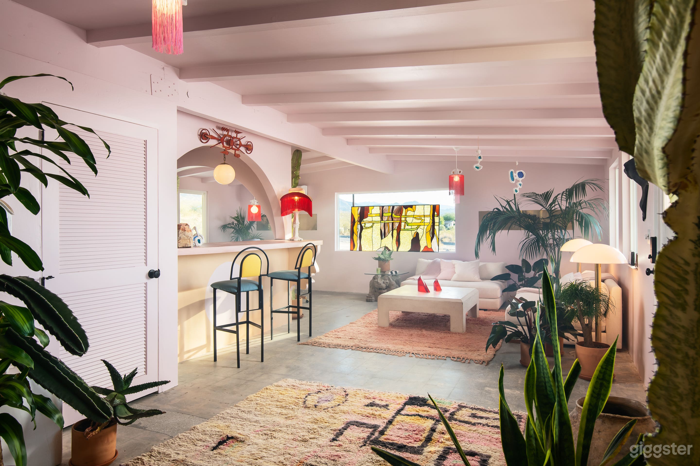 Surrealist Desert Home with Hot Tub and Views Photo 3